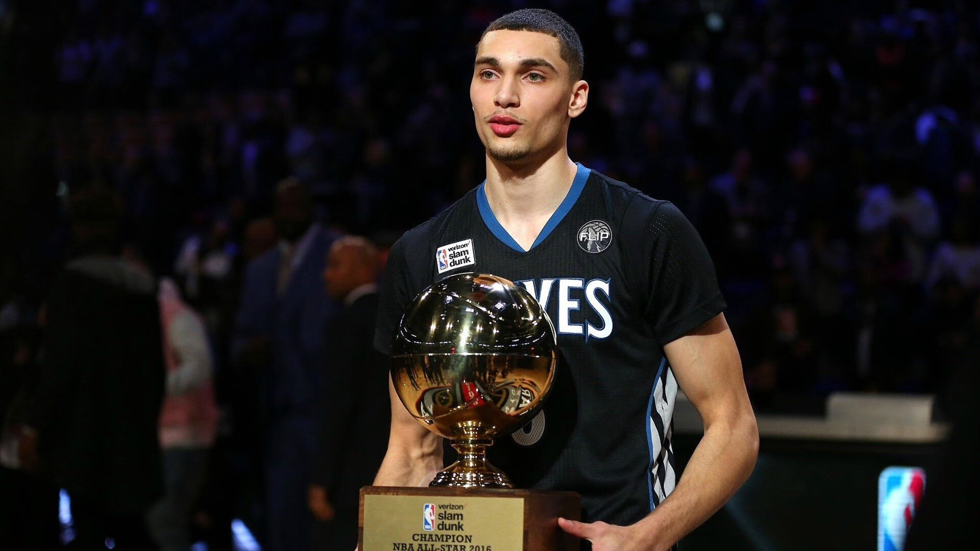 开云体育平台APP-森林狼翻盘公牛，爱德华兹带队打出14-0攻势，森林狼爱德华兹身体素质